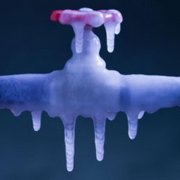 Как да затоплим замразена водоснабдяване: преглед на 5 ефективни начина за решаване на проблема