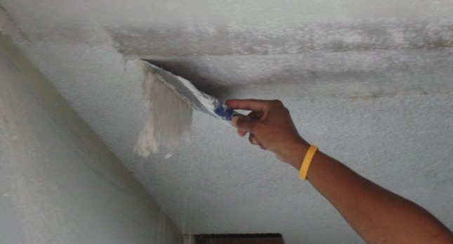 Почистване на тавана от боя
