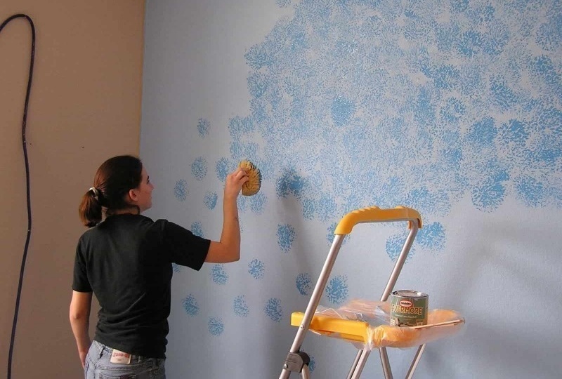 Боядисване на стена с гъба